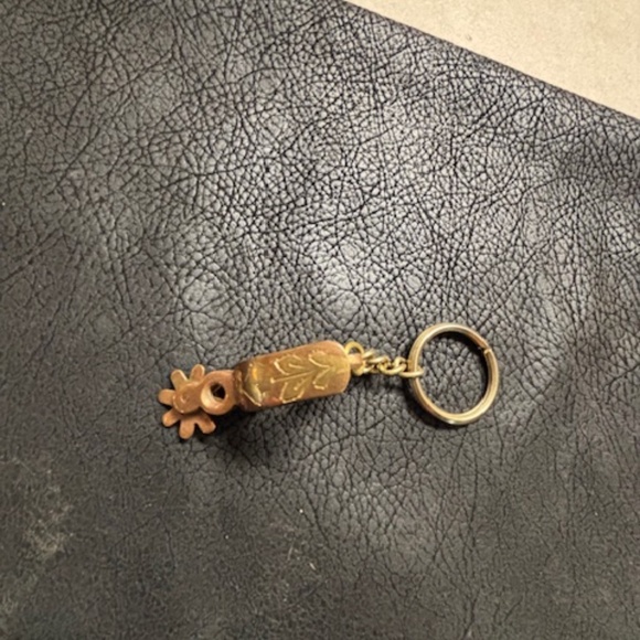 Vintage Spur keychain- spins - Picture 2 of 3